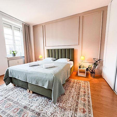 Gorgeous City Center Apartment In Bratislava With Free Parking Exterior foto