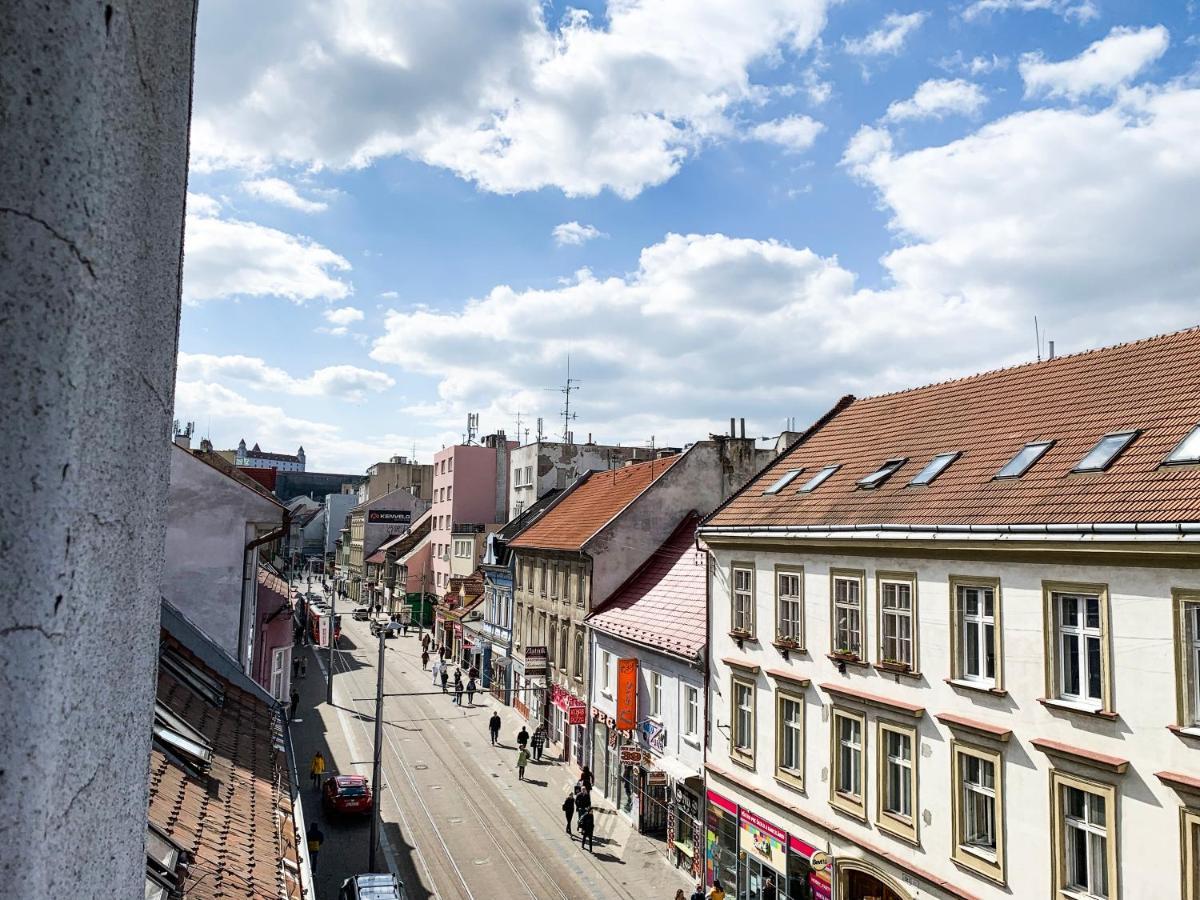 Gorgeous City Center Apartment In Bratislava With Free Parking Exterior foto