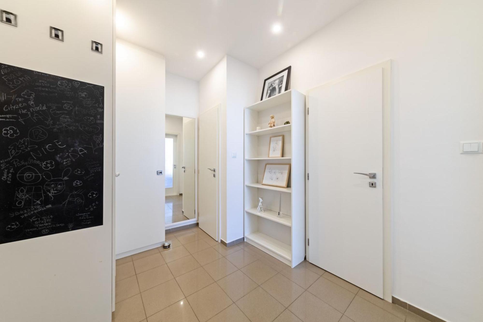 Gorgeous City Center Apartment In Bratislava With Free Parking Exterior foto